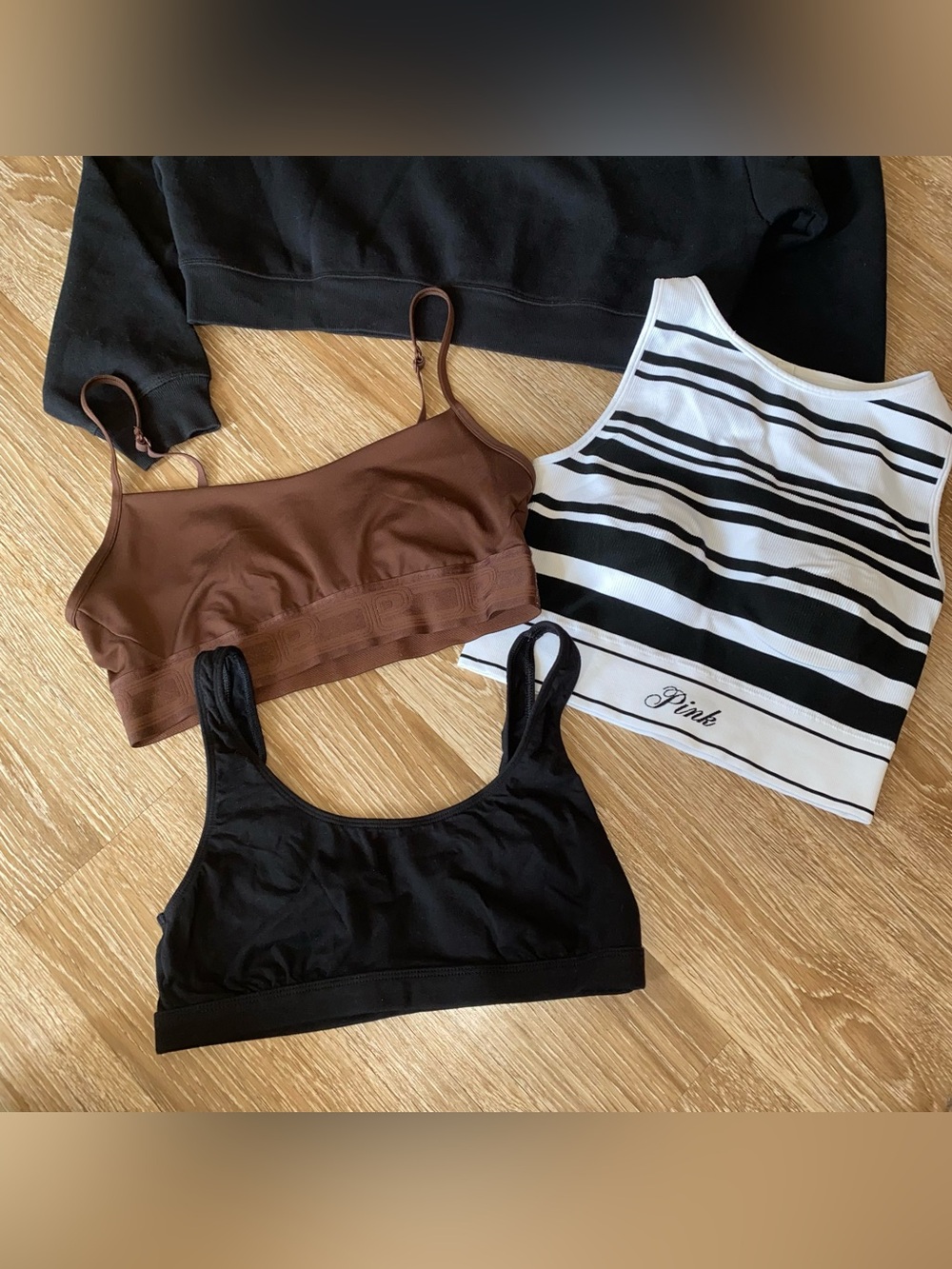 VS PINK Bundle - Picture 2 of 5